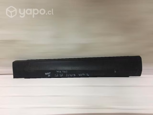 Moldura puerta delantera rh toyota rav 