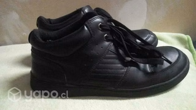 Zapatillas N 42.5. Hombre . NIKE Y MAUI.