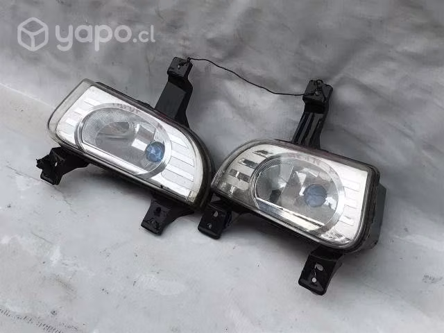 Neblinero Mahindra Pik-Up