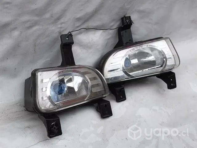 Neblinero Mahindra Pik-Up