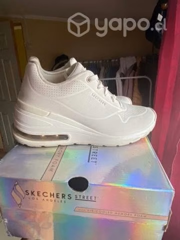 Zapatillas Skechers poco uso