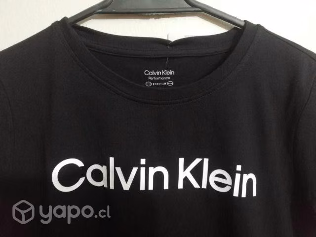 Polera Calvin Klein talla M - Imagen 2