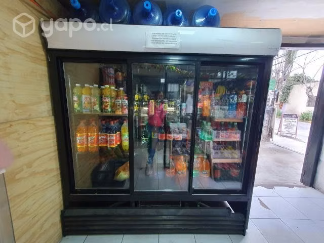 Conservadora de bebidas 3 puertas