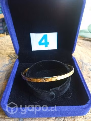 Esclavas enchapadas en oro 18k