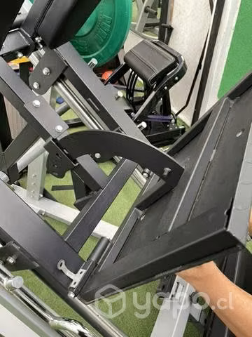 Máquina doble función prensa/hack squat gimnasio