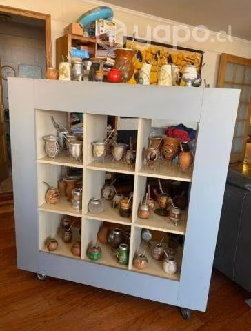 Colección de 87 mates/ 66 bombillas y mueble rueda