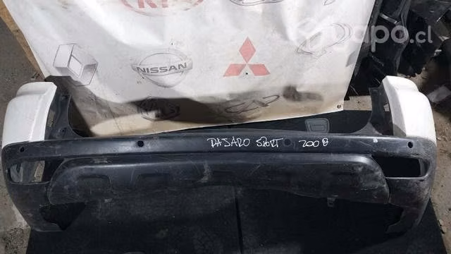 Parachoque trasero Mitsubishi Montero 2008