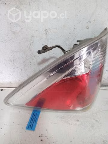 Farol Tapabarro trasero Derecho Detalle Mica Mazda