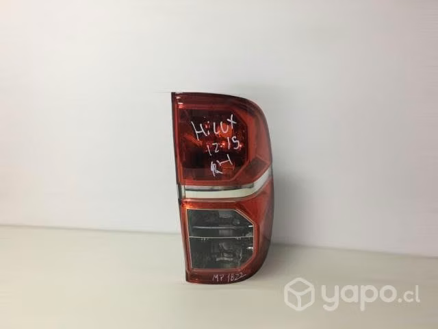 Foco trasero rh toyota hilux 2012-2015