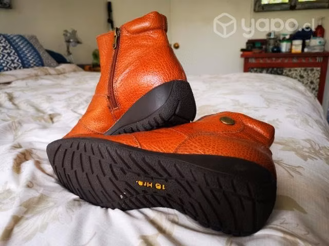 Botines 16 horas, color caramelo