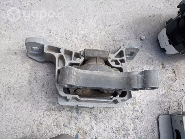 Volvo v40 soporte motor original envio regs 2015