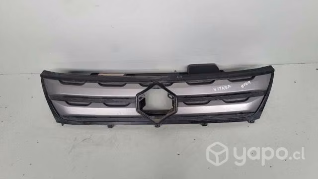Máscara Suzuki Vitara dmg la cisterna 20.02