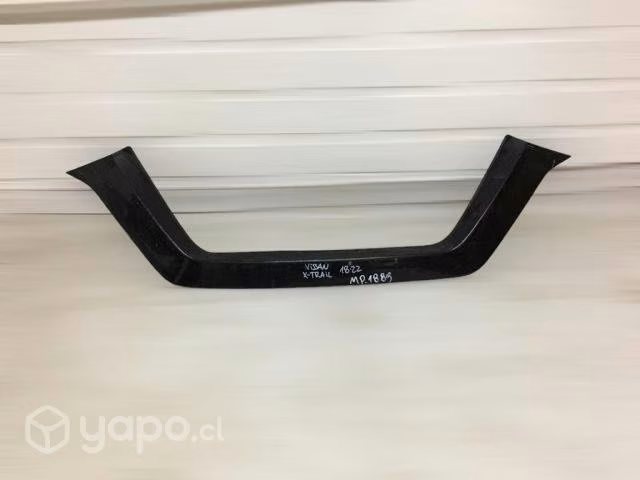 Bisel negro de mascara nissan xtrail 2018-2022
