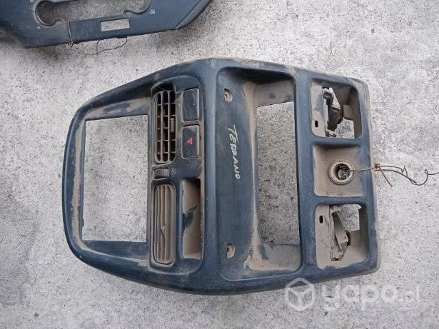 Nissan terrano consola central radio hazzard
