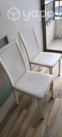 Mesa comedor de vidrio con sillas