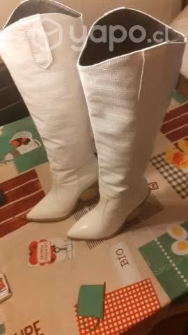 botas blancas nuevas