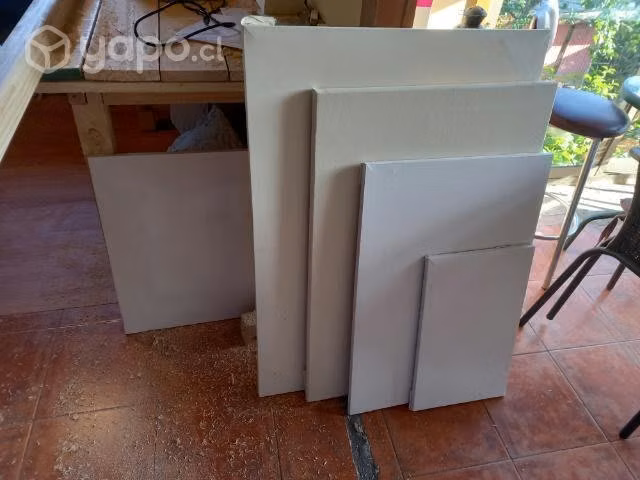 Bastidores personalizados y listos para comprar