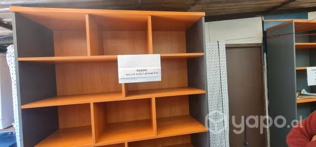 diferentes muebles de oficina