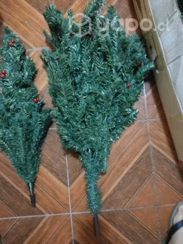 Árbol de navidad con berries casi sin usar
