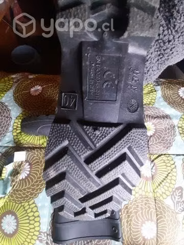 Botas de agua talla 40 nuevas 8mil