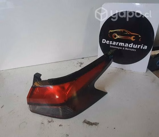 Foco trasero Versa 2020 a 2023 Rh 2.1