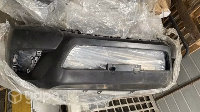 Parachoque Toyota Hilux Revo 16