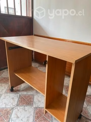 Escritorio pequeño con detalle