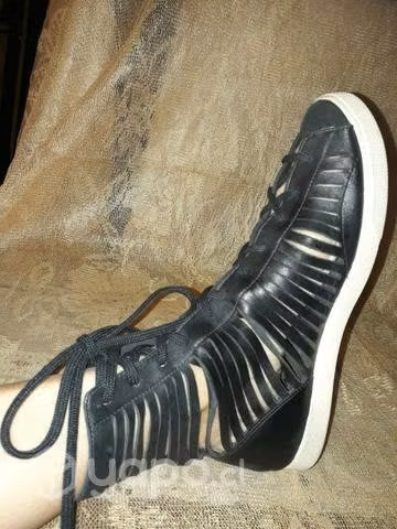 Zapato y Botin 37 d Marca y Cuero. Mujer