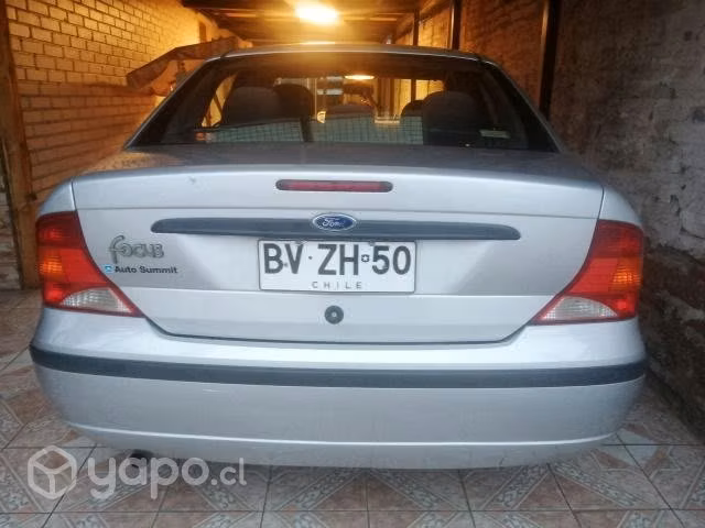 Se vende Ford focus sedan 1.6 2009