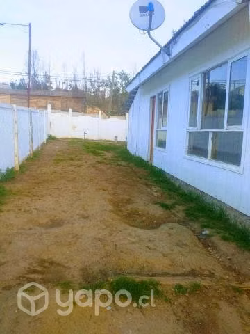 Casa dos pisos, 3 Dorm. Dos baños, Av.Los Laureles