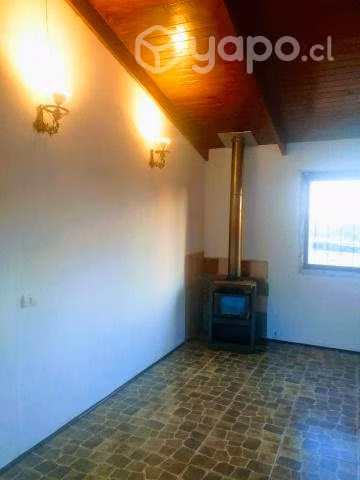 Casa dos pisos, 3 Dorm. Dos baños, Av.Los Laureles