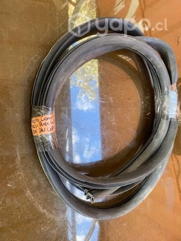 Goma contorno pilar pta del der Chevrolet Captiva