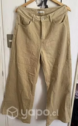 Pantalones, polera y más