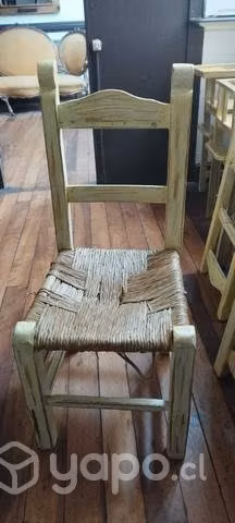 Sillas totoras envejecidas