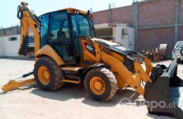 Retroexcavadora Caterpillar 420 F