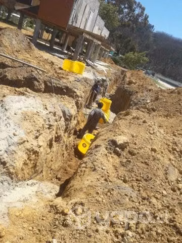 Instalación de fosa séptica y red sanitaria