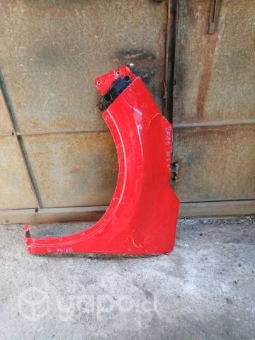 Tapabarro izquierdo toyota raize rojo original