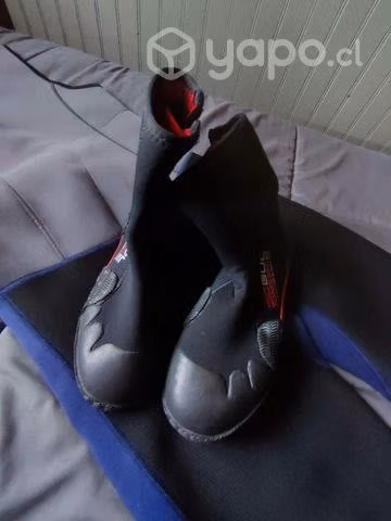 Traje de neopreno 3mm + zapatos, cabo sur