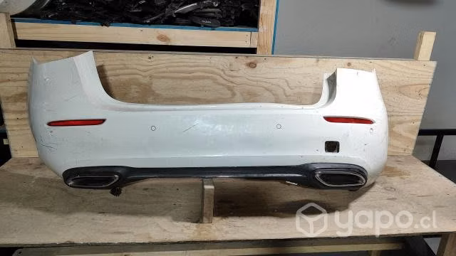 Parachoque trasero Mercedes Benz a200 2018