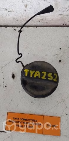 Tapa Combustible Interior (TYA252) Toyota Hilux