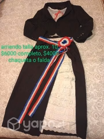 Vestido y ropas folclóricas niñas