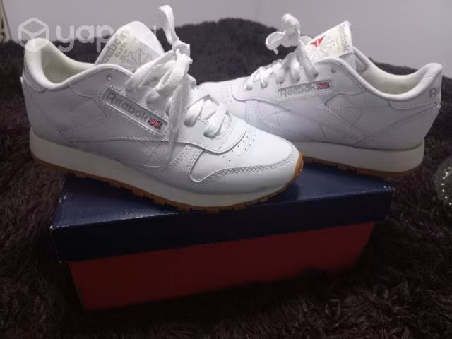 Zapatillas REEBOK CASI NUEVAS