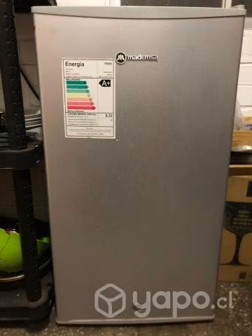 Refrigerador mini bar Mademsa