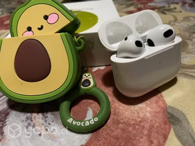 Apple Audífonos AirPods 3ª Generación - Imagen 2
