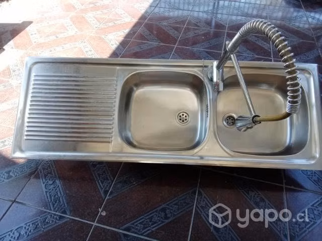 Lavaplatos usado en buen estado .mide 1,25×40