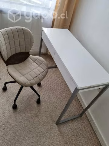 Escritorio blanco por mudanza
