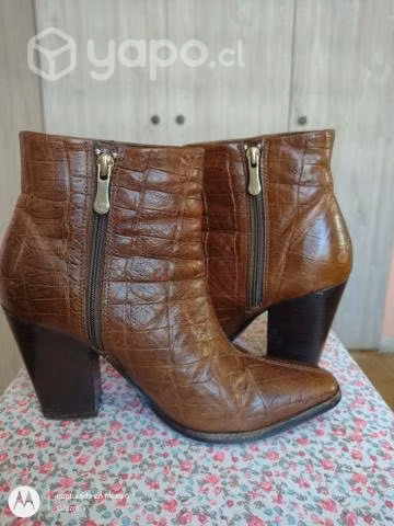Botines de cuero talla 36 Pollini