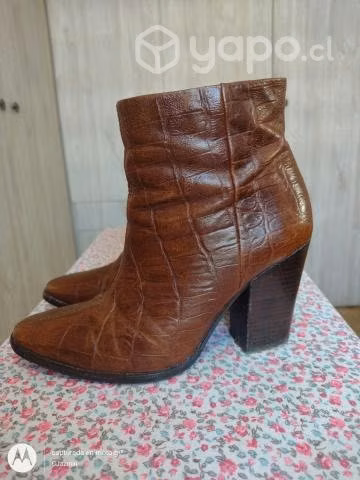 Botines de cuero talla 36 Pollini