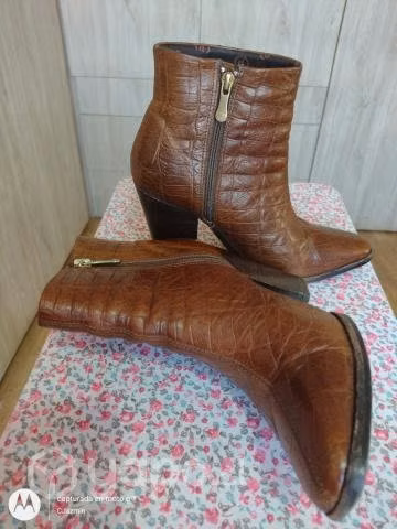 Botines de cuero talla 36 Pollini