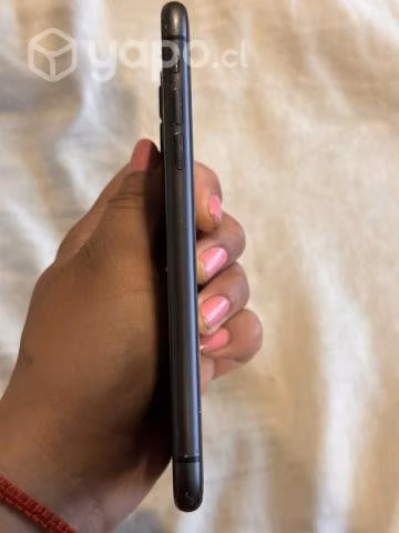 IPhone 11 64GB - Usado, con 80% batería